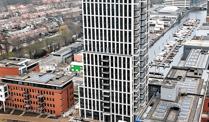 Kantoorruimte met parkeermogelijkheid en uitzicht