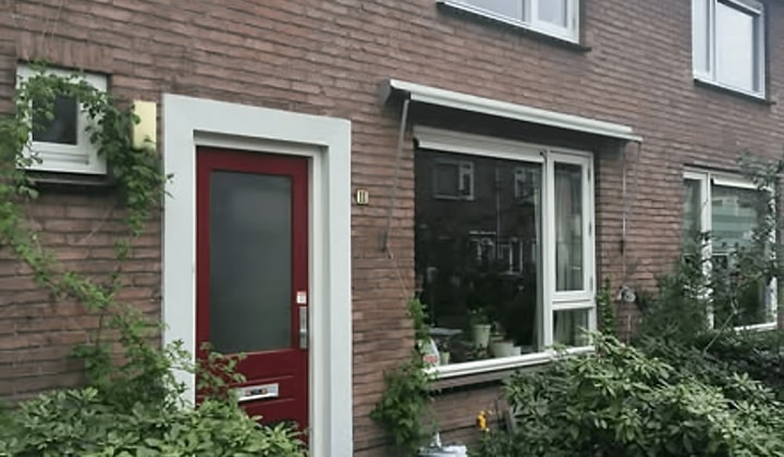 Gemeubileerde eengezinswoning met tuin en wasmachine