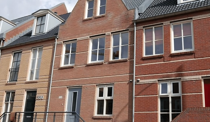 Kamer | 148m² | €2500,-
