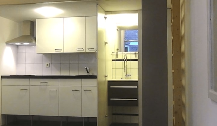 Gestoffeerde studio met wasmachine en all-in prijs