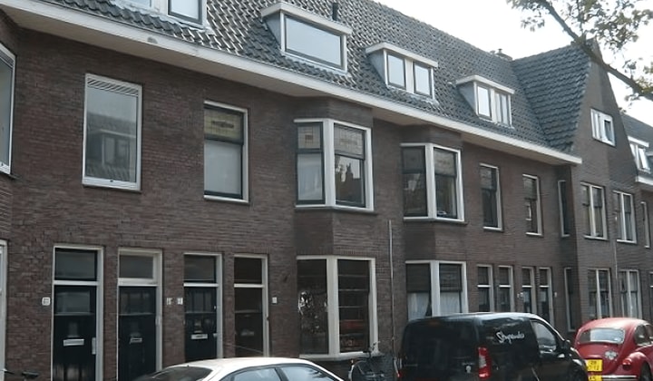 Gestoffeerde studentenkamer met wasmachine inbegrepen