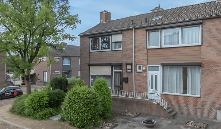 Kamer | 124m² | €1395,-