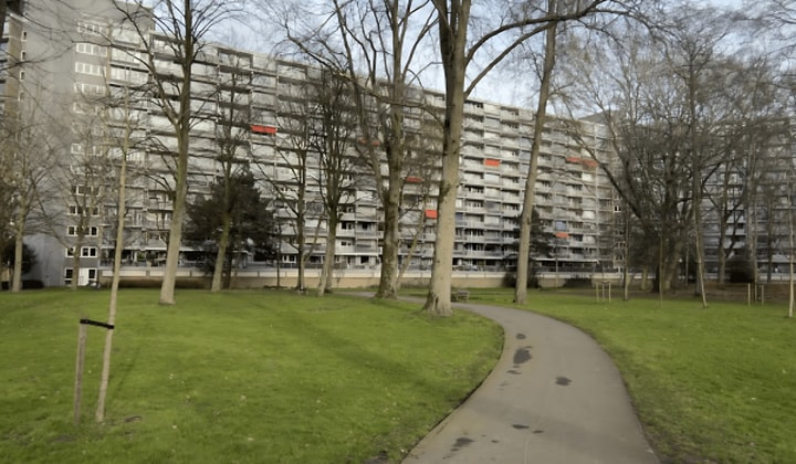 Ruim appartement met vier slaapkamers en tijdelijke verhuur