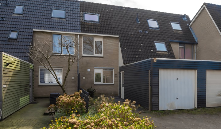 Kamer | 122m² | €1275,-