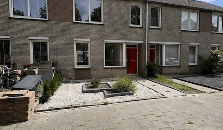 Gerenoveerde tussenwoning met tuin en inloopdouche