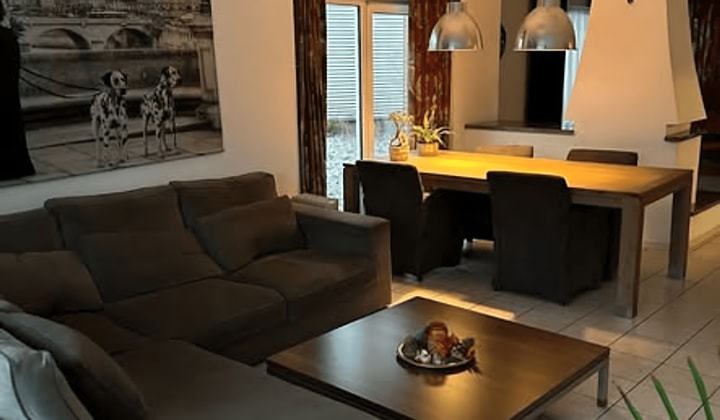 Kamer met tuin en wasmachine voor werkend persoon