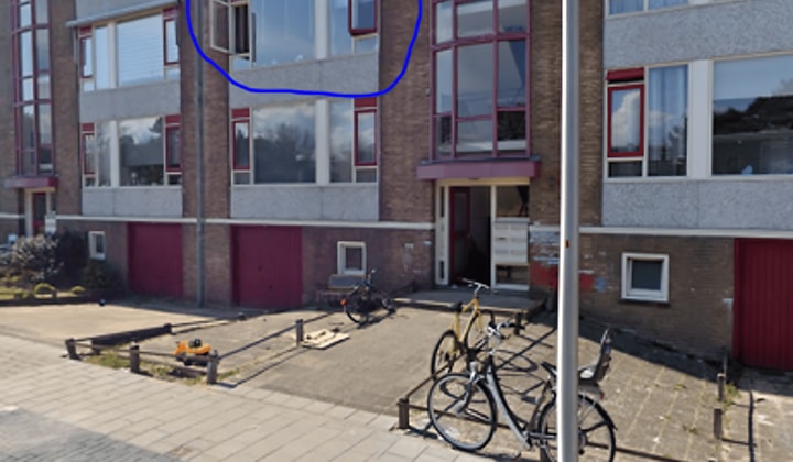 Appartement met balkon en parkeerplaats