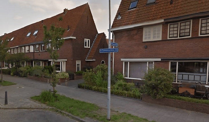Hoekwoning met tuin en wasmachine, gestoffeerd