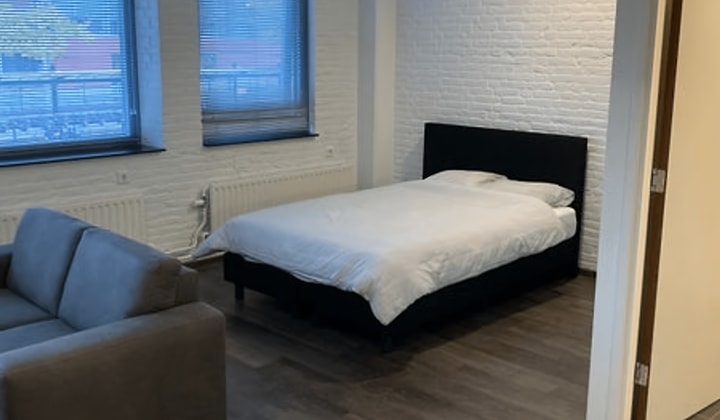 Gemeubileerde studio met eigen keuken en badkamer
