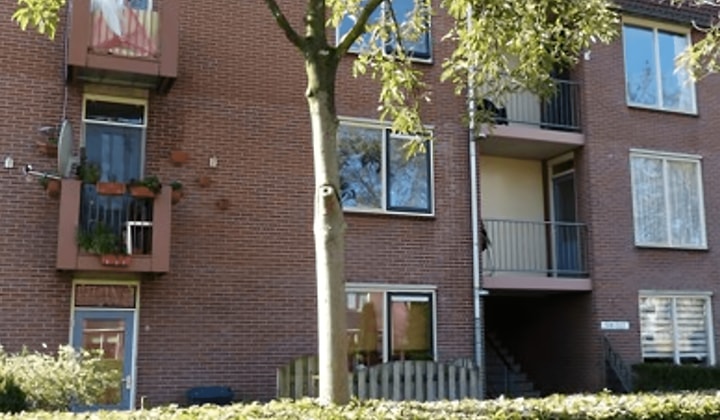 Appartement met balkon en parkeerplaats