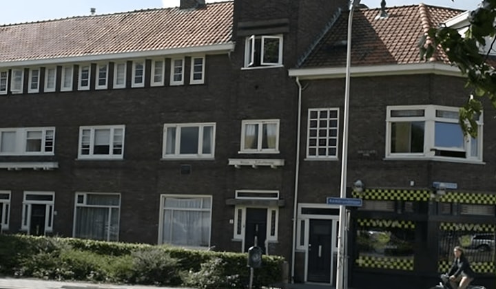 Kamer met apart slaapgedeelte en eigen wastafel