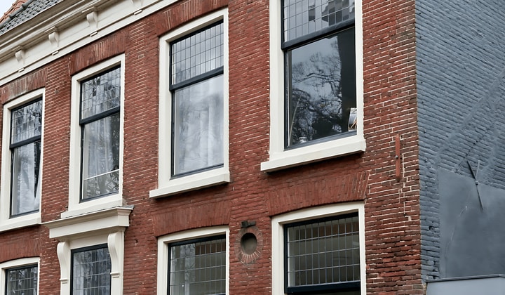 Appartement met tuin en eigen parkeerplaats