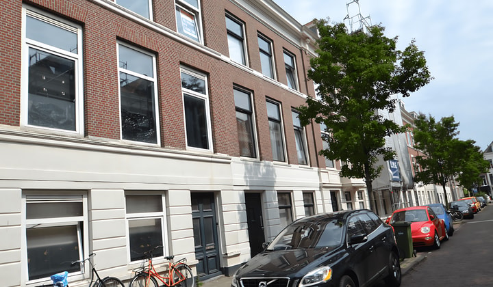 Studentenkamer met gedeelde voorzieningen en wasmachine