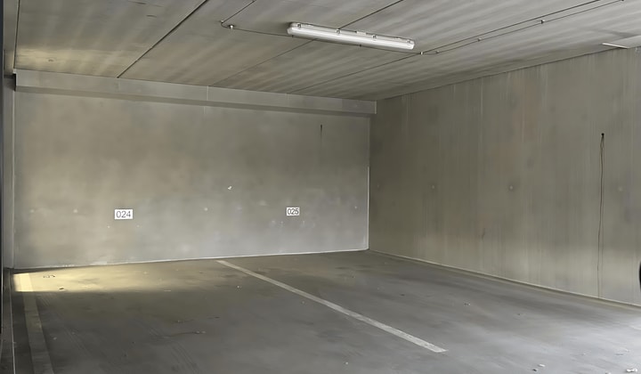 Parkeerplaats te huur in parkeercomplex