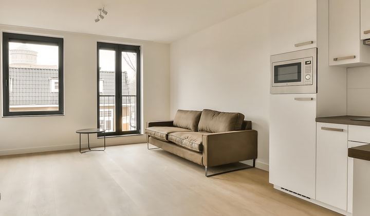Gemeubileerde studio met wasmachine en inloopdouche