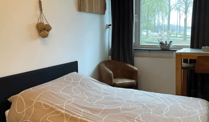 Kamer | m² | €650,-