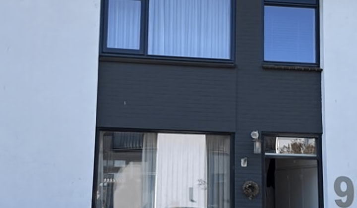 Kamer | m² | €932,-