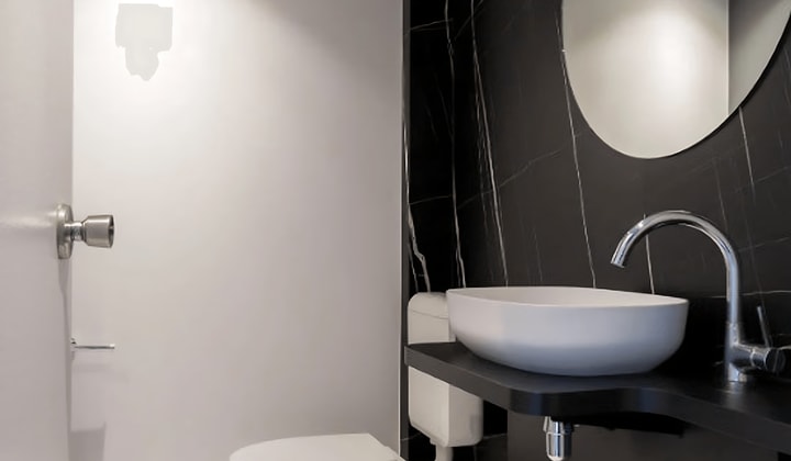 Gemeubileerde studio met tijdelijke verhuur en mooie badkamer