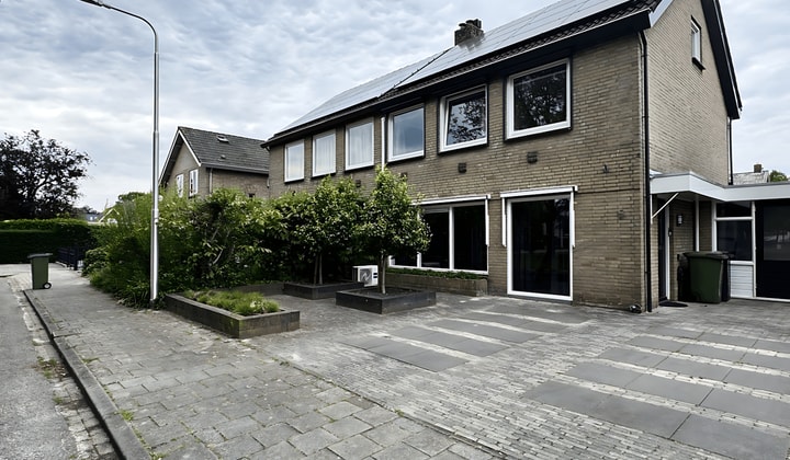 Huis | 170m² | €2150,-