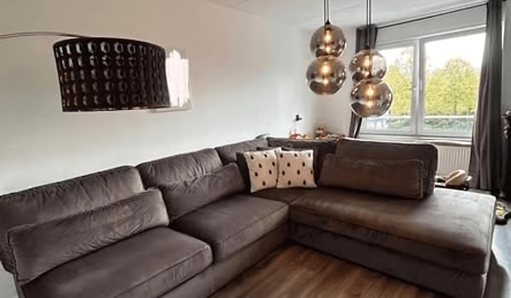 Appartement met balkon en aparte wasruimte