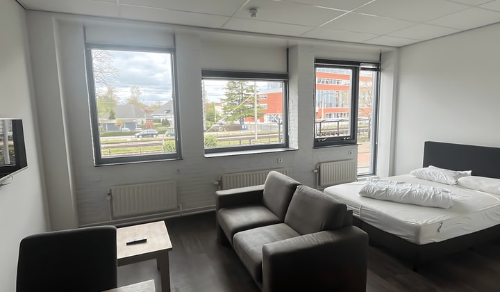 Gemeubileerde studio met eigen keuken en badkamer