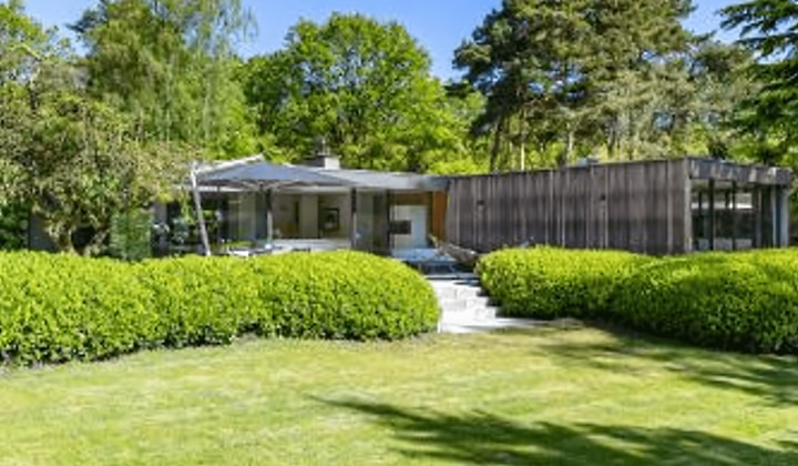 Huis · 301 m² · €5000,-