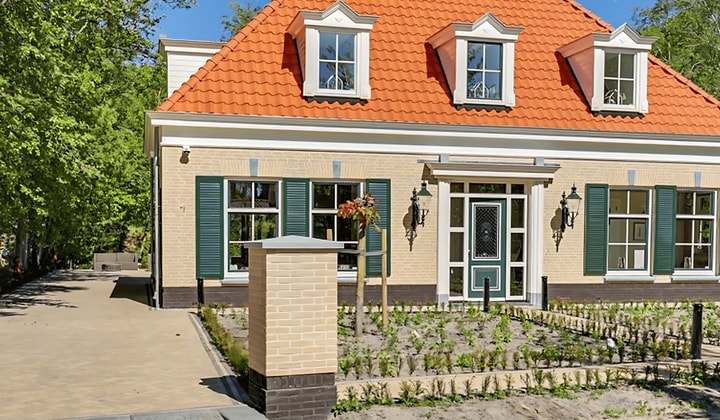 Vrijstaande woning met tuin en gemeubileerd interieur