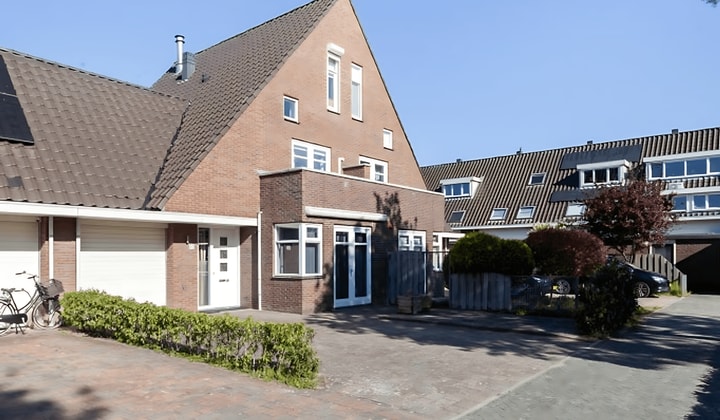 Huis | 206m² | €3150,-