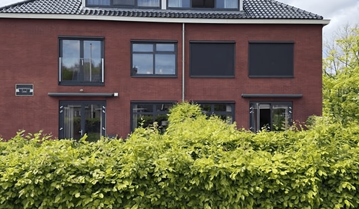 Huis | m² | €1075,-