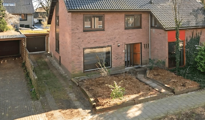 Kamer | 104m² | €2650,-