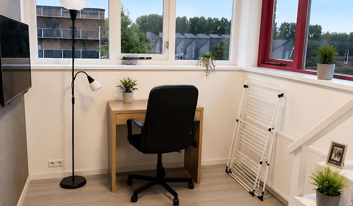 Studio · 20 m² · €1250,-
