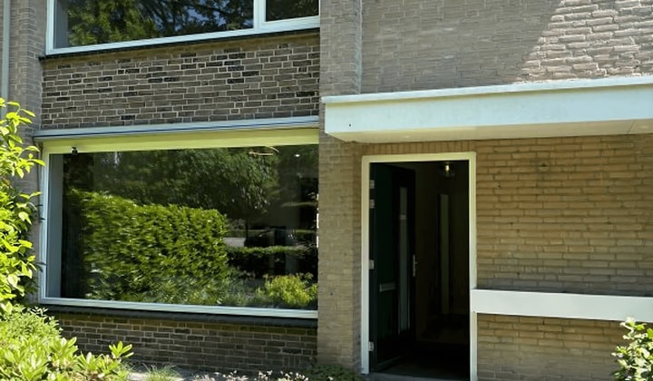 Kamer | m² | €8888,-