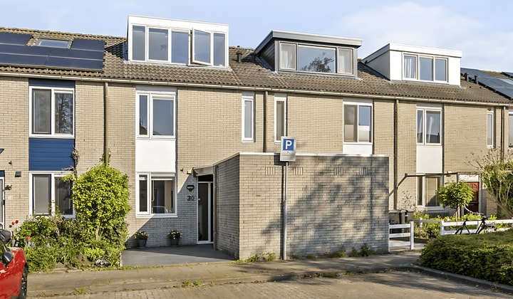 Kamer | 111m² | €3850,-