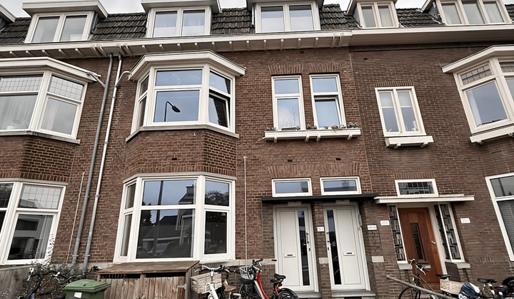 Gemeubileerde studentenkamer met tuin en vrouwenhuis