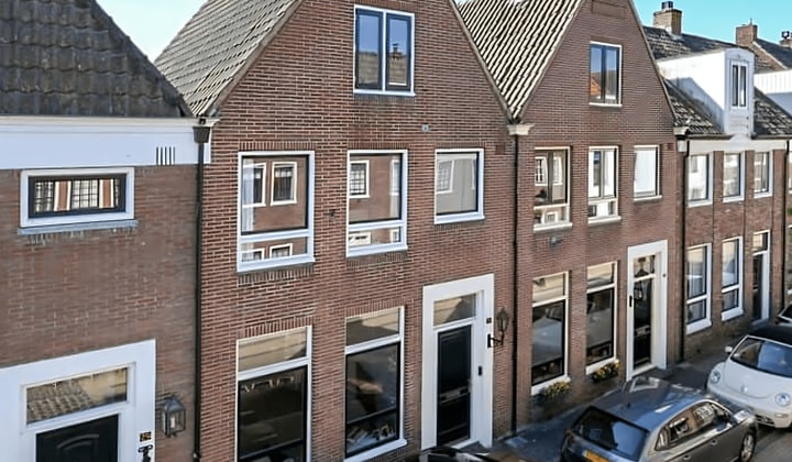 Kamer | 129m² | €3350,-