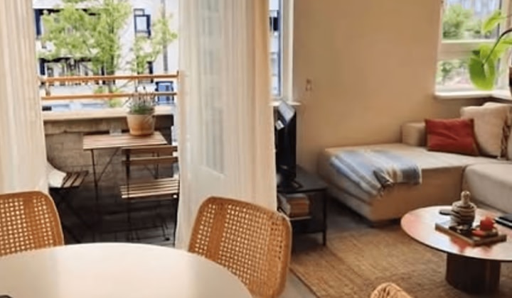 Gemeubileerde kamer met eigen badkamer en balkon