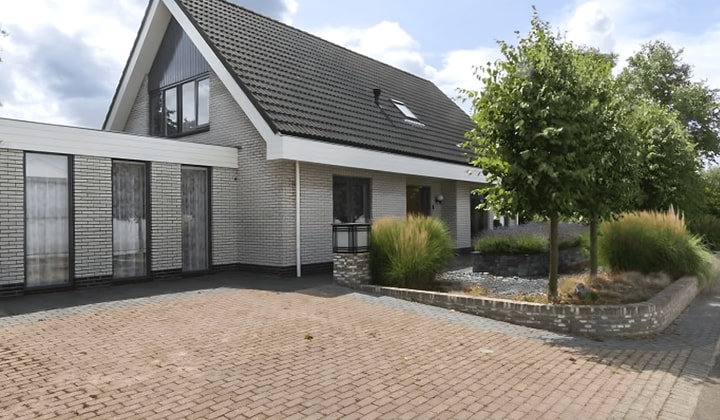 Huis | 216m² | €2700,-