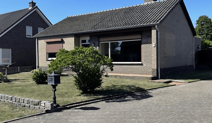 Huis | m² | €1295,-