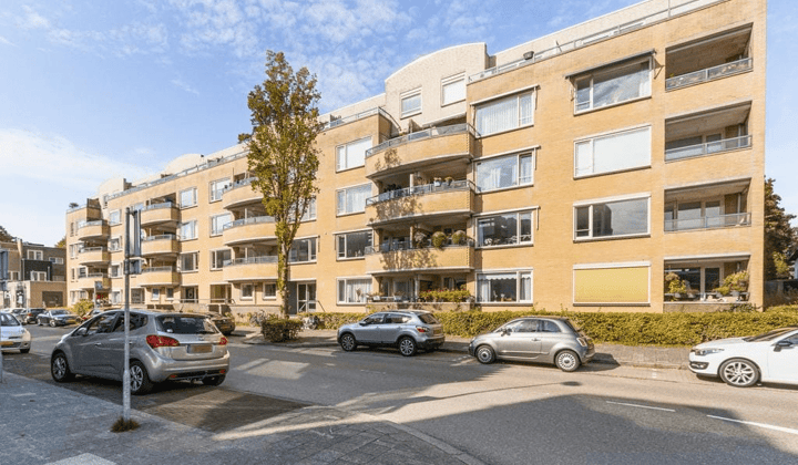 Huis | 87m² | €1950,-