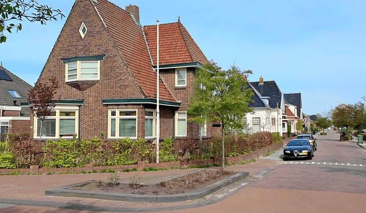 Huis | 144m² | Spoorstraat | €2250,-