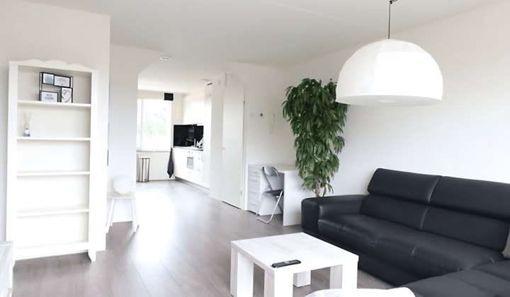 Kamer | 90m² | €2150,-