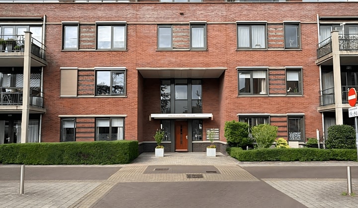 Kamer | 88m² | €1750,-