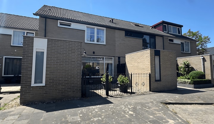 Huis | 113m² | €2495,-