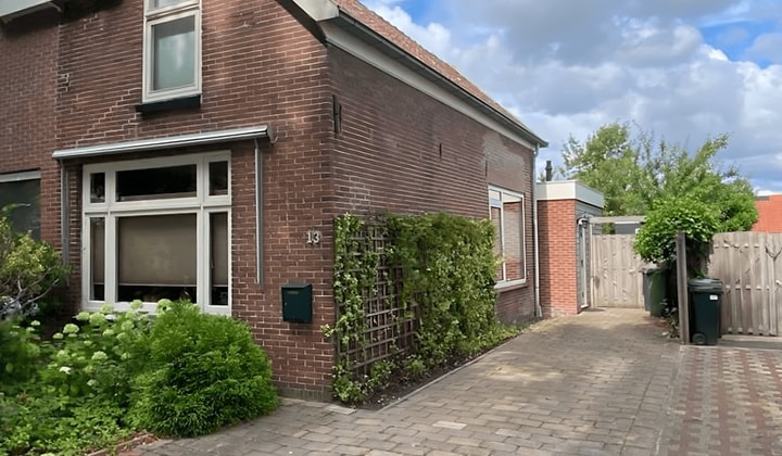 Gestoffeerde 2-slaapkamer woning met tuin