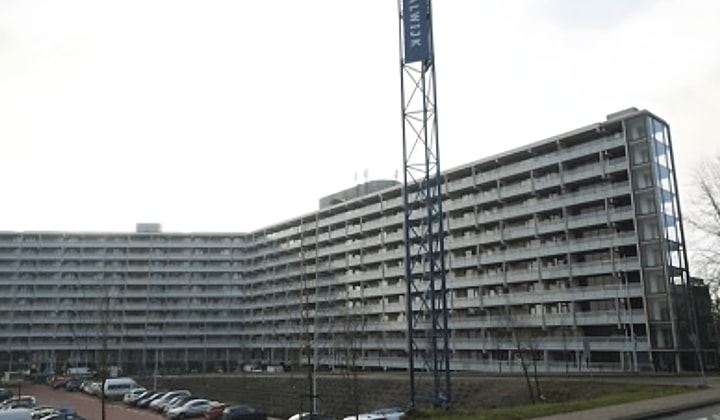 Studentenkamer met balkon en gedeelde voorzieningen