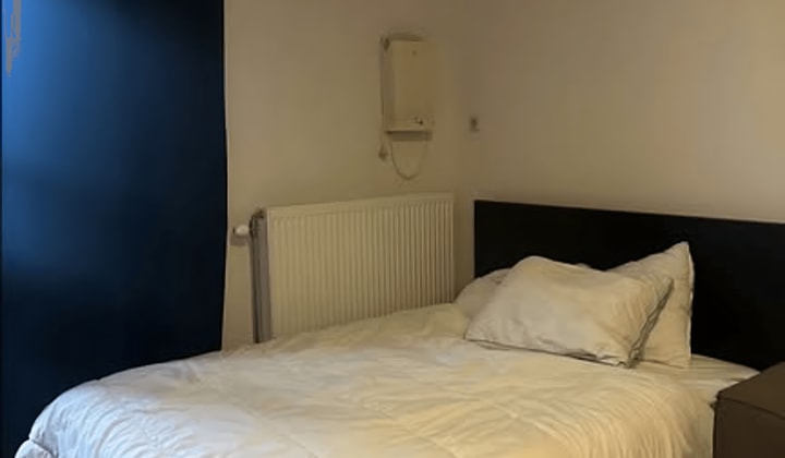 Studio · €1200,-