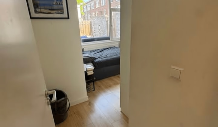Kamer met eigen tuin en wasmachine, parkeren mogelijk