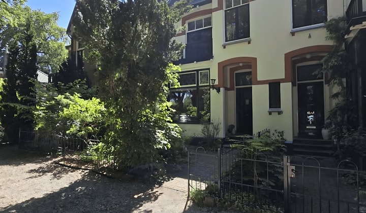 Huis | m² | €1750,-