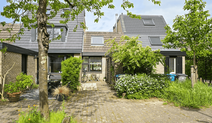 Eengezinswoning met tuin en balkon, inclusief wasmachine, tijdelijke huur