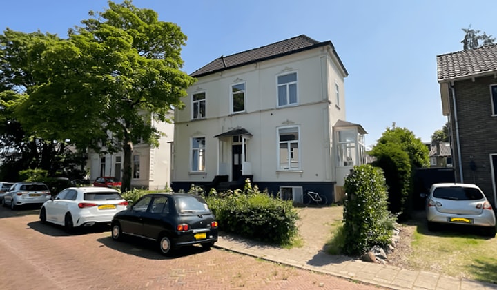 Kamer | m² | €730,-